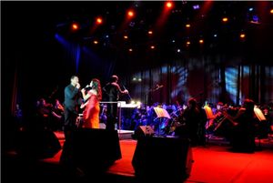 Ariel Rivera, Joanna Ampil Photo